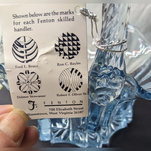 Fenton Vintage Glass Basket, Pastel Blue, By Robert Oliver Sr. W/ Label And Tag - Picture 4 of 11